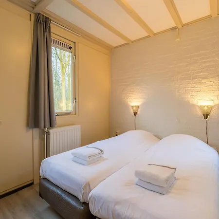 Comfortable With Dishwasher, In De Maasduinen Area Holiday home *